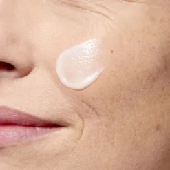 Clarins Moisturizers<Nutri-Lumiere Day Emulsion